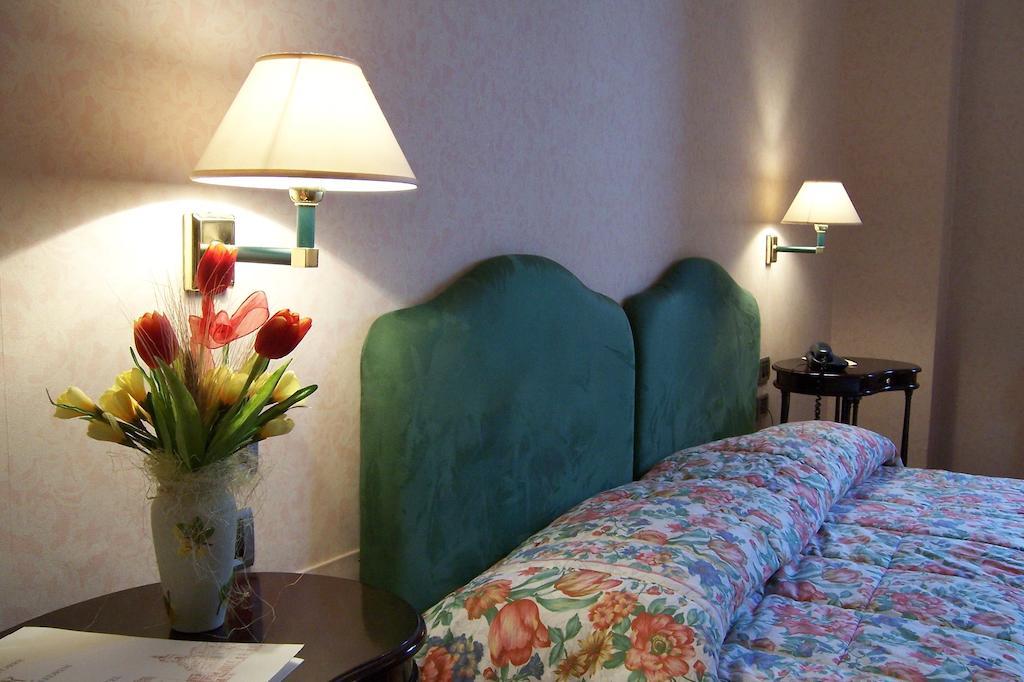 Hotel Poledrini Foligno Bilik gambar